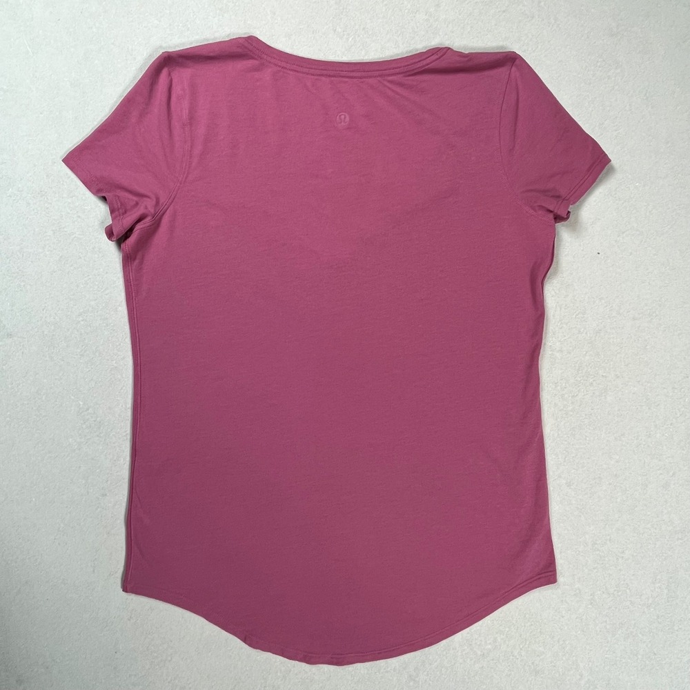 Lululemon Love Tee V-Neck Shirt Womens Size 6 Berry Pink Short Sleeve Top - Picture 2 of 5